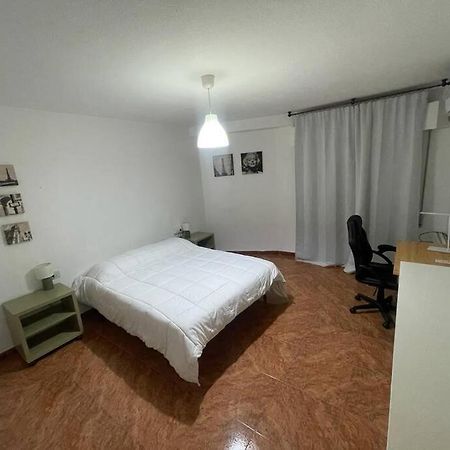 Lovely One Bedroom Flat- Excellent Location Granada Bagian luar foto