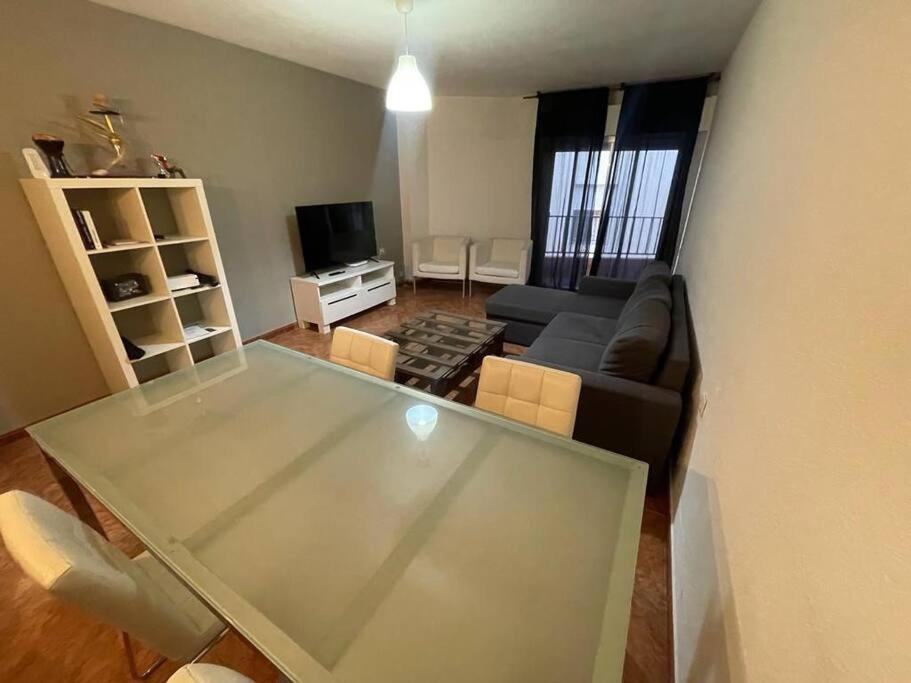 Lovely One Bedroom Flat- Excellent Location Granada Bagian luar foto