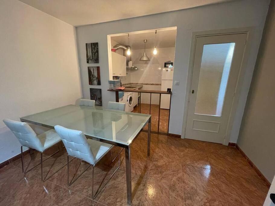Lovely One Bedroom Flat- Excellent Location Granada Bagian luar foto