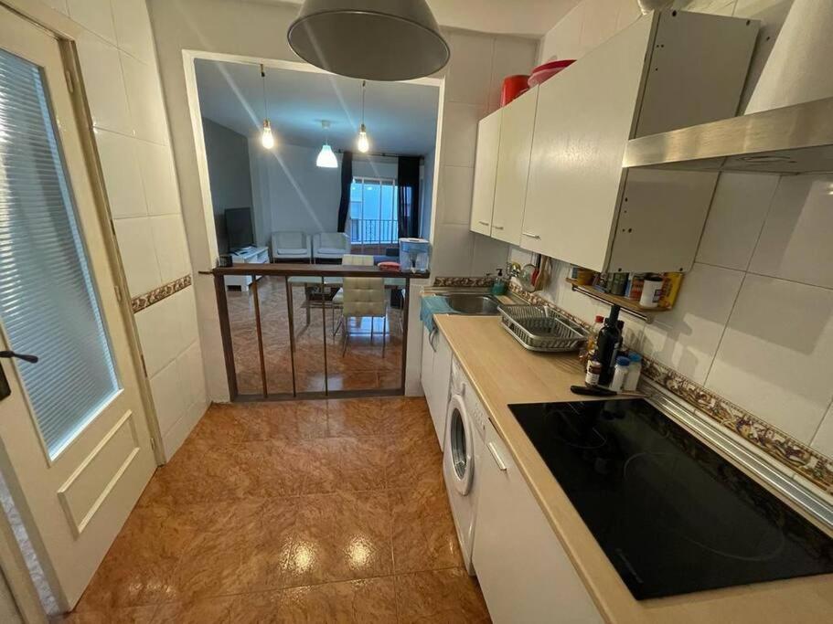 Lovely One Bedroom Flat- Excellent Location Granada Bagian luar foto
